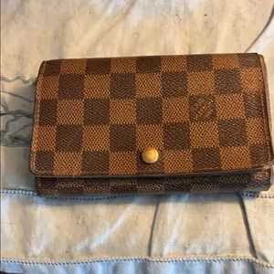 Authentic Louis Vuitton women’s wallet